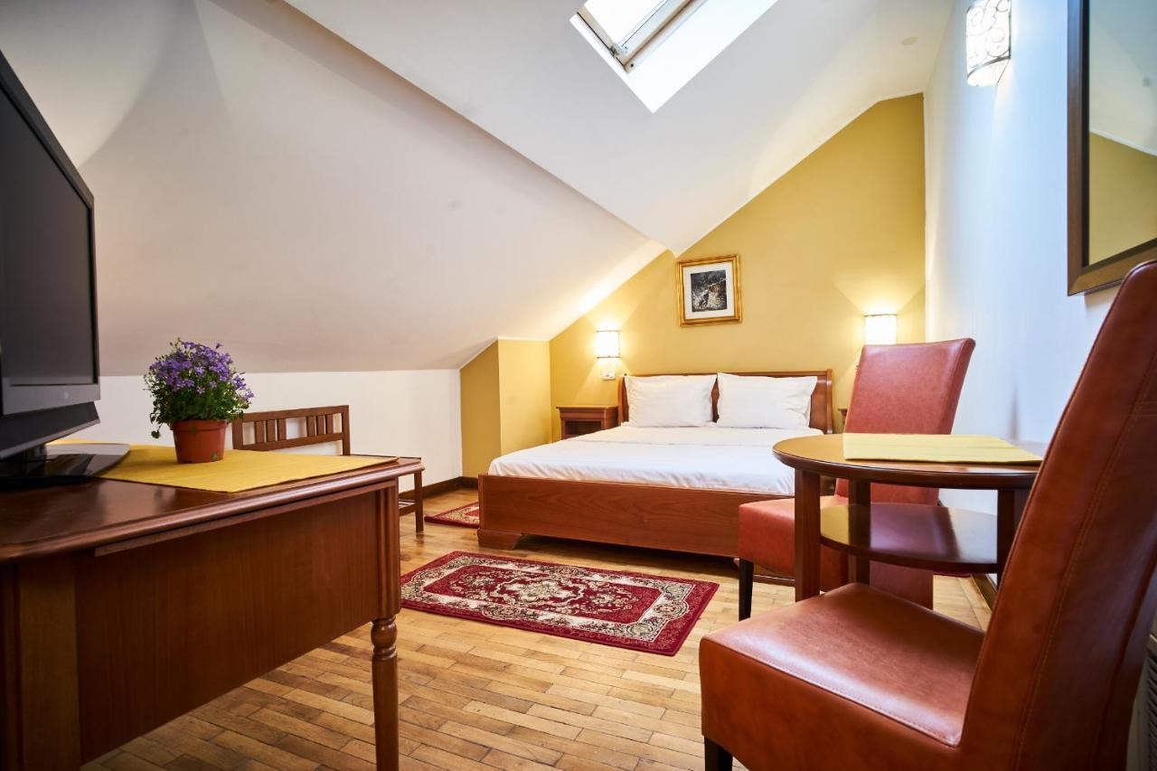 Cozy Attic Room VI Bucharest Exterior photo