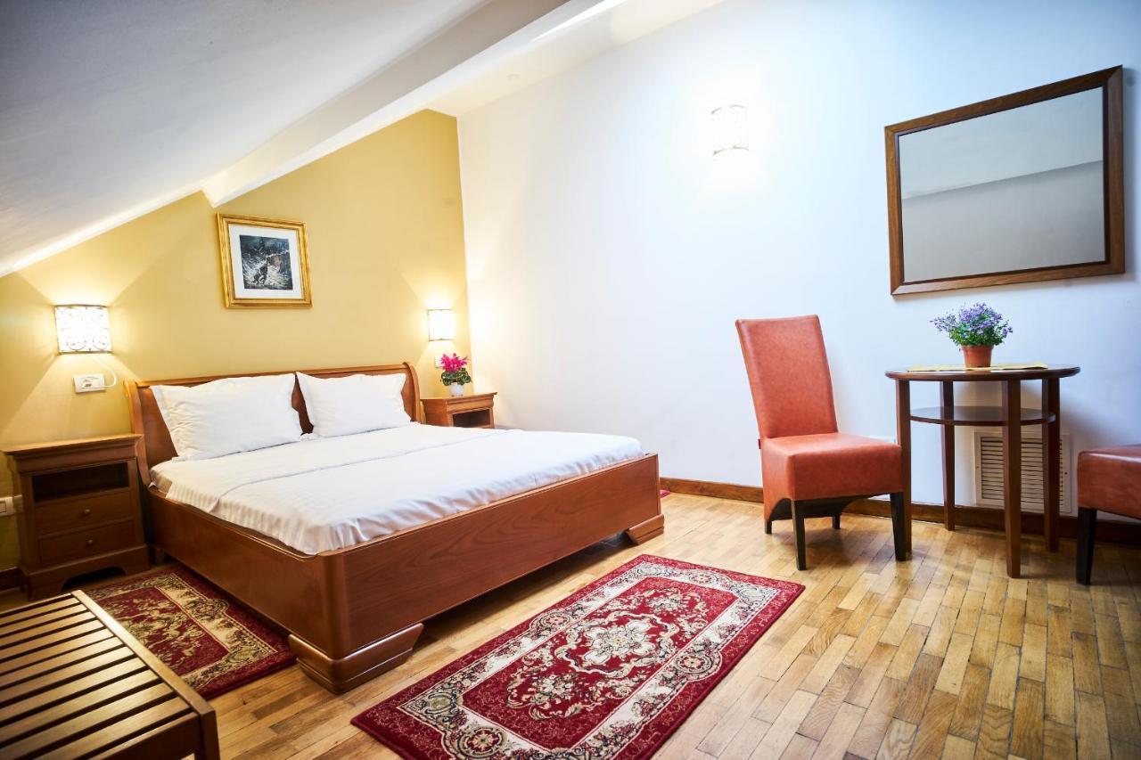 Cozy Attic Room VI Bucharest Exterior photo