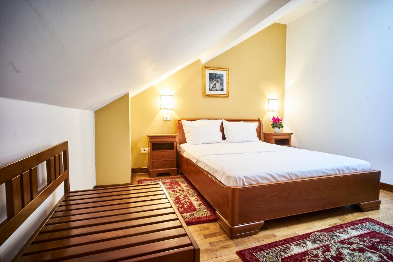 Cozy Attic Room VI Bucharest Exterior photo